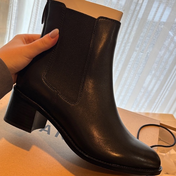 FRANKIE4 Black Ankle Boots - Picture 7 of 7